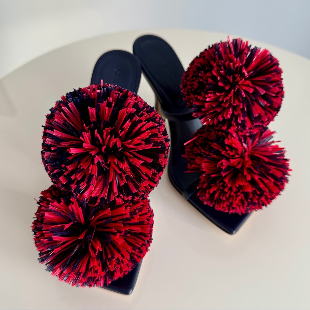 Bottega Veneta *NEW* Leather Navy Blue & Red Pom Pom Shoes- Size 6 - Picture 1 of 12